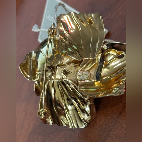 Dior Gold Floral Brooch - Picture 6 of 14